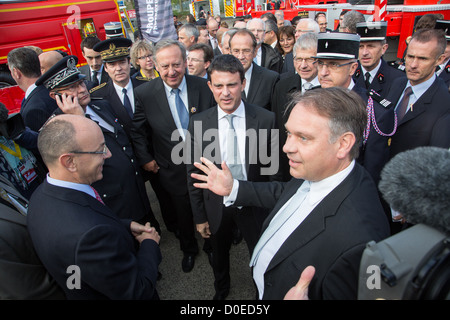 MANUEL VALLS, MINISTRE DE L'INTÉRIEUR REGIS COUSIN PRÉSIDENT FFMI 19E CONGRÈS NATIONAL DES POMPIERS FRANÇAIS AMIENS SOMME (80) FRANCE Banque D'Images