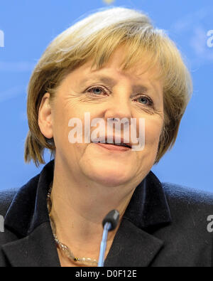 Le 23 novembre 2012 - Bruxelles, Bxl, Belgique - La Chancelière allemande, Angela Merkel, traite d'une conférence de presse à la fin de d'un sommet européen de l'administration centrale de l'UE à Bruxelles, Belgique Le 23.11.2012 Des rapports établissent que le président de l'Union européenne Herman Van Rompuy a déclaré 23 novembre 2012 qu'il s'attendait à un accord entre les dirigeants de l'Union sur les plans de dépenses pour 2014-2020 au début de l'années. Négociations à Bruxelles "show un degré suffisant de convergence potentielle pour rendre un accord possible au début de l'année prochaine," a déclaré M. Van Rompuy après un sommet de deux jours s'est terminée sans un accord. par Wiktor Dabkowski Banque D'Images