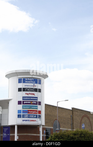 St Peter's Retail Park, Station Road, Mansfield, Nottinghamshire, Angleterre, RU Banque D'Images