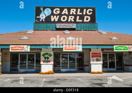 Spécialité gastronomique et produits alimentaires vendus dans ce magasin situé dans la capitale mondiale de l'ail, Gilroy, Californie. Banque D'Images