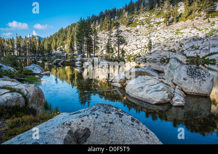 Des lacs, Sequoia National Park, California, USA Banque D'Images