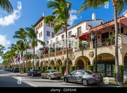 Magasins sur Worth Avenue au centre de Palm Beach, Treasure Coast, Florida, USA Banque D'Images