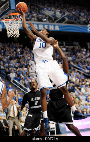 Le 23 novembre 2012 - Lexington, KY., US - New York's archie Goodwin (10) marqué pendant la première moitié du Long Island at California men's basketball game à Rupp Arena de Lexington, KY., le vendredi 23 novembre 2012. Photo par Pablo Alcala | Personnel (crédit Image : © Lexington Herald-Leader/ZUMAPRESS.com) Banque D'Images