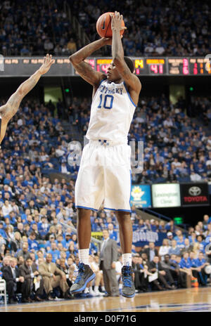 Le 23 novembre 2012 - Lexington, KY., US - New York's archie Goodwin (10) a pris une balle dans la première moitié du Long Island at California men's basketball game à Rupp Arena de Lexington, KY., le vendredi 23 novembre 2012. Photo par Pablo Alcala | Personnel (crédit Image : © Lexington Herald-Leader/ZUMAPRESS.com) Banque D'Images