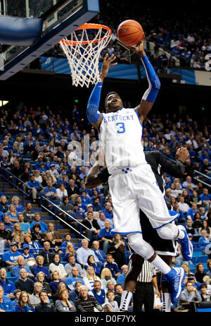 Le 23 novembre 2012 - Lexington, KY., NOUS - Nerlens Noel du Kentucky (3) dans la deuxième moitié du Long Island at California men's basketball game à Rupp Arena de Lexington, KY., le vendredi 23 novembre 2012. Photo par Pablo Alcala | Personnel (crédit Image : © Lexington Herald-Leader/ZUMAPRESS.com) Banque D'Images