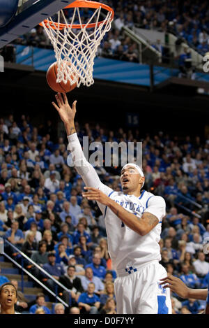 Le 23 novembre 2012 - Lexington, KY., US - New York's Willie Cauley-Stein (15) dans la deuxième moitié du Long Island at California men's basketball game à Rupp Arena de Lexington, KY., le vendredi 23 novembre 2012. Photo par Pablo Alcala | Personnel (crédit Image : © Lexington Herald-Leader/ZUMAPRESS.com) Banque D'Images