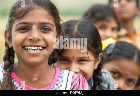 Young Smiling happy filles indiennes. L'Andhra Pradesh. L'Inde Banque D'Images