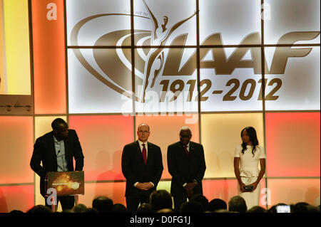 24 novembre, Barcelone, Espagne. IAAF, Association Internationale des Fédérations d'athlétisme, célèbre les athlètes du monde 2012 Cérémonie de remise des prix et le centenaire de sa création. Dans cette photo : Usain Bolt reçoit le monde 2012 Athlète de l'année. Banque D'Images