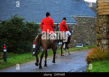 Les chasseurs à cheval dans les tuniques rouges, Cornwall Banque D'Images