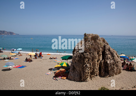 La plage de Burriana Nerja Malaga Andalousie Espagne Playa de Burriana Nerja andalousie Málaga España Banque D'Images