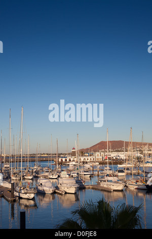 Marina Rubicon, près de Playa Blanca, sur l'appartement de vacances île de Lanzarote Banque D'Images