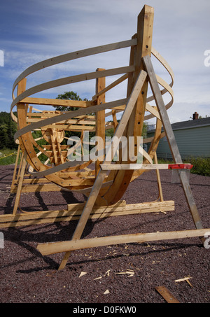 Un bateau en construction au Musée du bateau en bois de Winterton, à Terre-Neuve. Banque D'Images