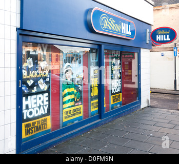 Façade d'une boutique de Bookmakers William Hill à Airdrie, North Lanarkshire, Écosse, Royaume-Uni Banque D'Images