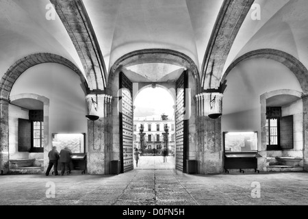 Hall d'entrée, Université de Séville (ancienne fabrique de tabac Royal), Séville, Espagne Banque D'Images