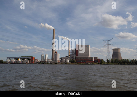 Amercentrale centrale thermique au charbon centrale électrique à Geertruidenberg aux Pays-Bas Banque D'Images