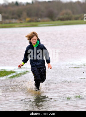 Oxford, UK. 25 novembre, 2012. L'inondation à Port Meadow, Oxford. Banque D'Images