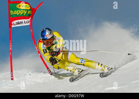 LAKE LOUISE, CANADA - LE 25 NOVEMBRE : Aksel Lund Svindal de Norvège est entraînée vers le bas le cours, tout en participant à l'« Je clique AUDI FIS Ski World Cup Super G race. Le 25 novembre 2012 à Lake Louise, Canada (photo de John Evely/ESPA) Banque D'Images