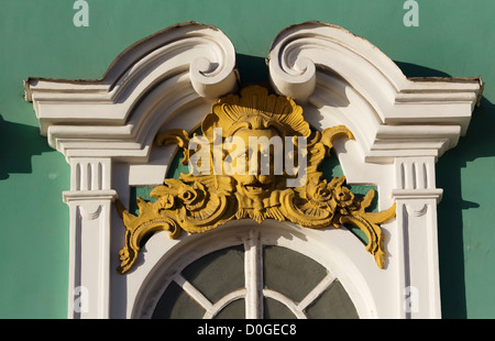 Le Palais d'hiver détail architectural, la Place du Palais, Saint Petersbourg, Russie Banque D'Images