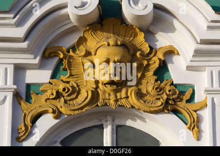 Le Palais d'hiver détail architectural, la Place du Palais, Saint Petersbourg, Russie Banque D'Images