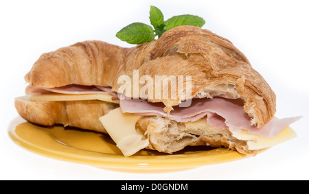 Croissant au jambon et fromage isolated on white Banque D'Images