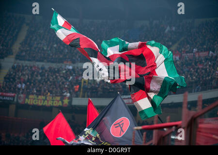 Fans de Milan, le 25 novembre 2012 - Football / Soccer : Italien 'Serie' un match entre l'AC Milan Juventus 1-0 au Stadio Giuseppe Meazza de Milan, Italie. (Photo de Maurizio Borsari/AFLO) [0855] Banque D'Images