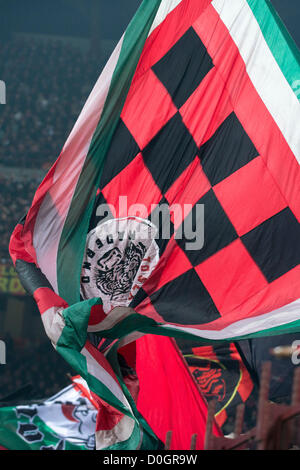 Fans de Milan, le 25 novembre 2012 - Football / Soccer : Italien 'Serie' un match entre l'AC Milan Juventus 1-0 au Stadio Giuseppe Meazza de Milan, Italie. (Photo de Maurizio Borsari/AFLO) [0855] Banque D'Images