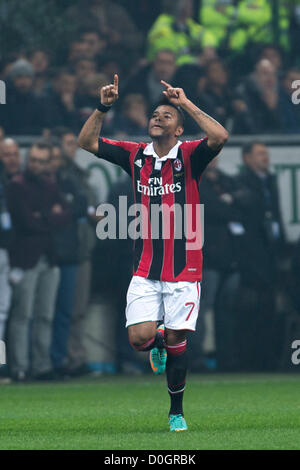 Robinho (Milan), le 25 novembre 2012 - Football / Soccer : Robinho de Milan célèbre après avoir marqué un but du point de penalty au cours de l'Italien 'Serie' un match entre l'AC Milan Juventus 1-0 au Stadio Giuseppe Meazza de Milan, Italie. (Photo de Maurizio Borsari/AFLO) [0855] Banque D'Images