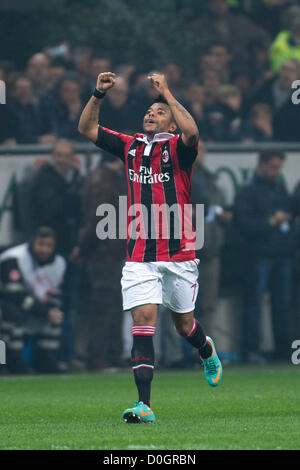 Robinho (Milan), le 25 novembre 2012 - Football / Soccer : Robinho de Milan célèbre après avoir marqué un but du point de penalty au cours de l'Italien 'Serie' un match entre l'AC Milan Juventus 1-0 au Stadio Giuseppe Meazza de Milan, Italie. (Photo de Maurizio Borsari/AFLO) [0855] Banque D'Images