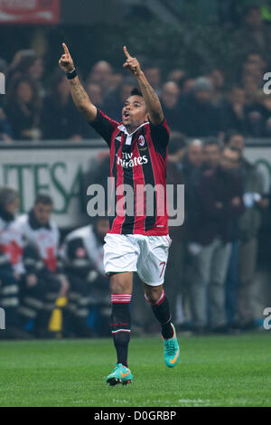 Robinho (Milan), le 25 novembre 2012 - Football / Soccer : Robinho de Milan célèbre après avoir marqué un but du point de penalty au cours de l'Italien 'Serie' un match entre l'AC Milan Juventus 1-0 au Stadio Giuseppe Meazza de Milan, Italie. (Photo de Maurizio Borsari/AFLO) [0855] Banque D'Images