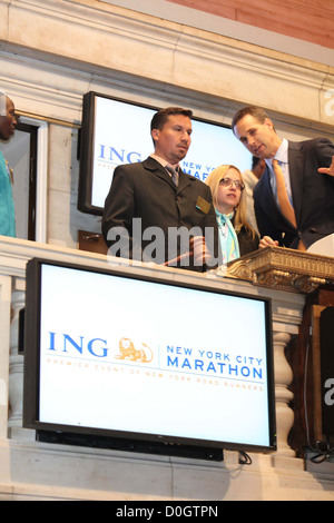 Edison Pena, a sauvé les mineurs chiliens, surnommé 'Le Runner' New York Road Runners célébrer 41e marche de l'ING New York Banque D'Images