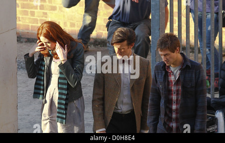 Karen Gillan, Matt Smith et Arthur Darvill qui « docteur' tournage sur emplacement dans le sud-ouest du pays. Angleterre - Banque D'Images