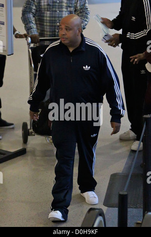 Joseph Simmons vu en passant par la sécurité à l'aéroport de LAX Los Angeles, USA Banque D'Images