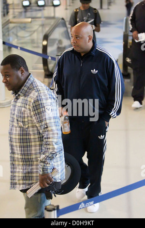 Joseph Simmons et amis vu en passant par la sécurité à l'aéroport de LAX Los Angeles, USA - 15.09.10 Banque D'Images