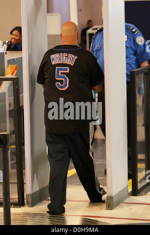 Joseph Simmons vu en passant par la sécurité à l'aéroport de LAX Los Angeles, USA - 15.09.10 Banque D'Images