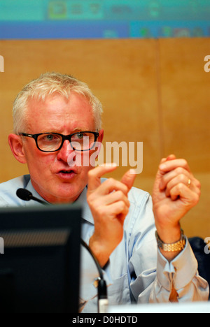 Norman lamb, Libéral démocrate mp et ancien ministre d'état pour les services sanitaires s'exprimant lors d'une conférence de Londres pour les soignants, Londres, Royaume-Uni. Banque D'Images