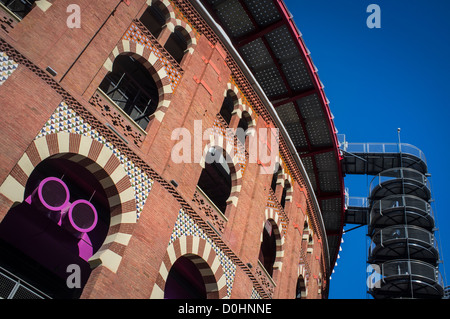 Arena de Barcelona. Une fois l'arène mais maintenant un centre commercial. Banque D'Images