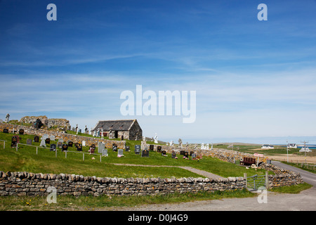 Vue de la chapelle nord à Cille Bharra. Banque D'Images