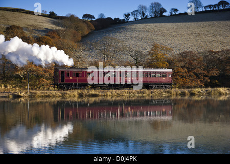 Railmotor sur l'embranchement de Looe Banque D'Images