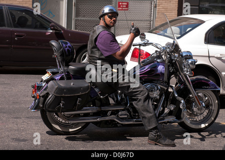 Afro-américain sur sa Harley Davidson, New York Banque D'Images