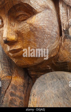 Sculpture en bois dans le parc de Regent's Park. Banque D'Images