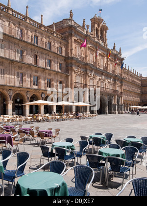 La Plaza Mayor (place principale) : l'anglais est un grand square situé dans le centre de la vieille ville de Salamanque, Espagne Banque D'Images