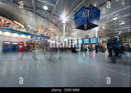 Le hall de la gare de Manchester Piccadilly. Banque D'Images