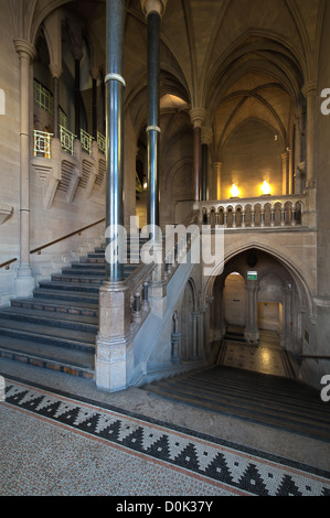 Un escalier de la Whitworth Building de l'Université de Manchester. Banque D'Images