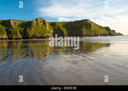 Une vue sur la plage et falaises de Rhossili Bay. Banque D'Images