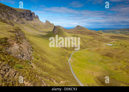 Le Quiraing qui est un glissement de terrain sur la face est de Meall na Suiramach et l'extrême nord de la sommet de la crête de Trotternish Banque D'Images