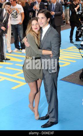 Drew Barrymore et Justin Long l'UK premiere de "tenir la distance" tenue à l'Ouest Vue EndArrivals London England Banque D'Images