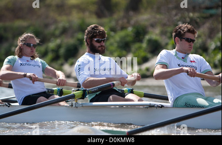 L'équipage de Cambridge à l'Université de Cambridge et Oxford Xchanging Boat Race et la préparation pratique Banque D'Images