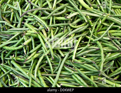 Haricots verts bio à un marché de rue Banque D'Images