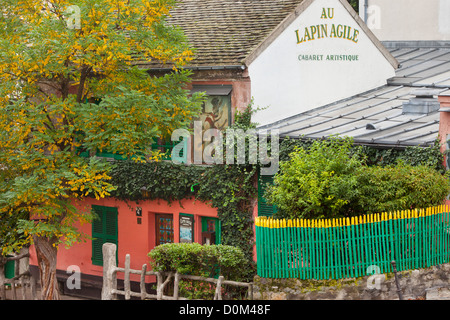 Au Lapin Agile (Agile Lapin) Cabaret historique le long de la rue des Saules, Montmartre, Paris France Banque D'Images