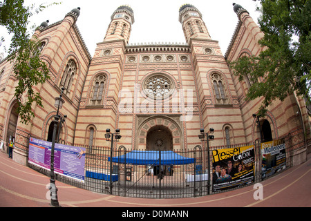 Synagogue de la rue Dohány (aka la Grande Synagogue) à Budapest, capitale de la Hongrie. C'est la plus grande synagogue d'Europe. Banque D'Images